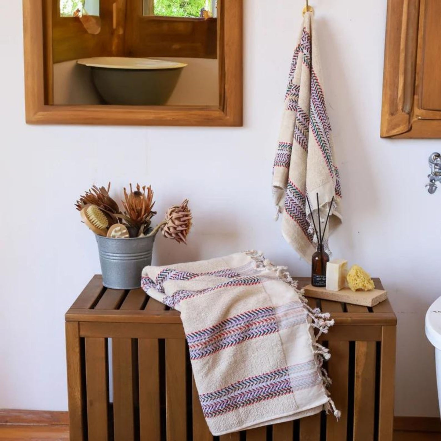 Bubble Kilim Bulk Turkish Towels Sets, High-Quality Loomed 100% Turkish Cotton Pom Pom Towel-1